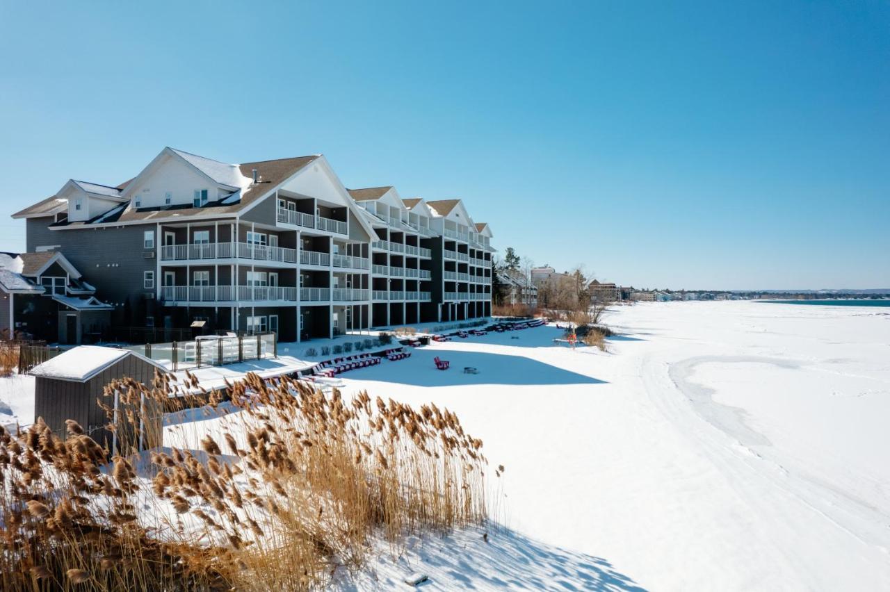 Cherry Tree Inn & Suites Traverse City Buitenkant foto