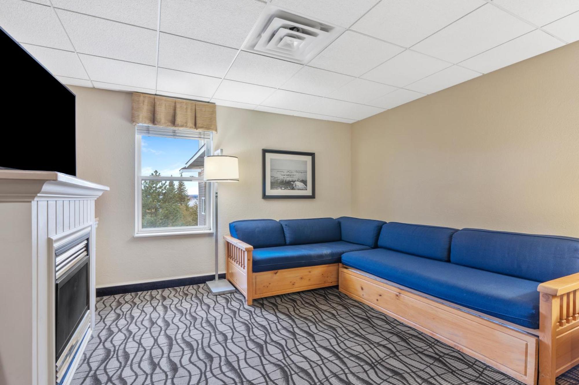 Cherry Tree Inn & Suites Traverse City Buitenkant foto