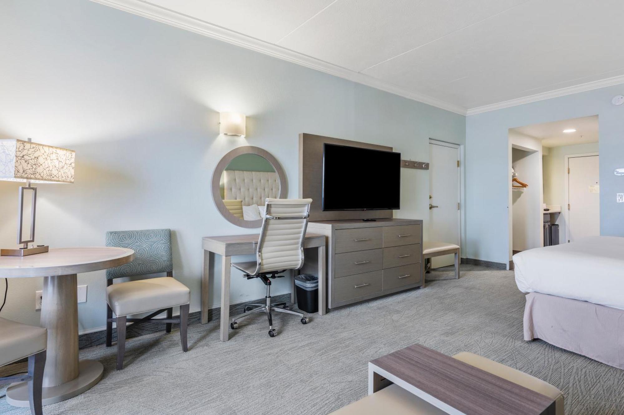 Cherry Tree Inn & Suites Traverse City Buitenkant foto