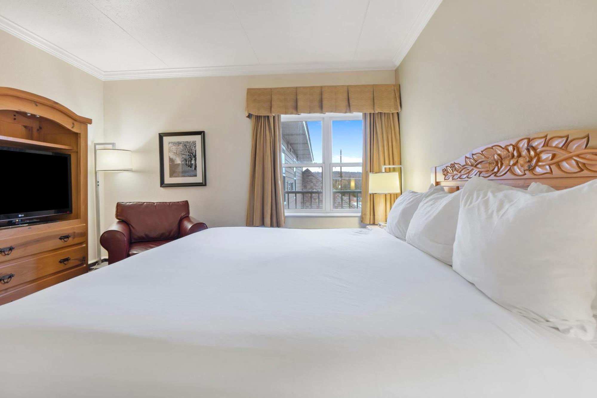 Cherry Tree Inn & Suites Traverse City Buitenkant foto