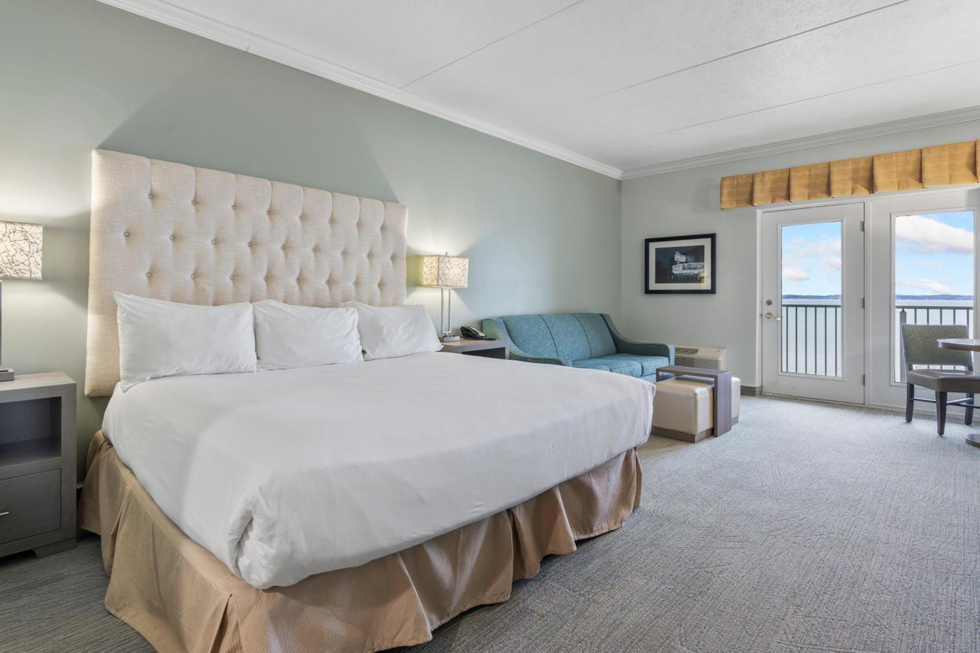 Cherry Tree Inn & Suites Traverse City Buitenkant foto