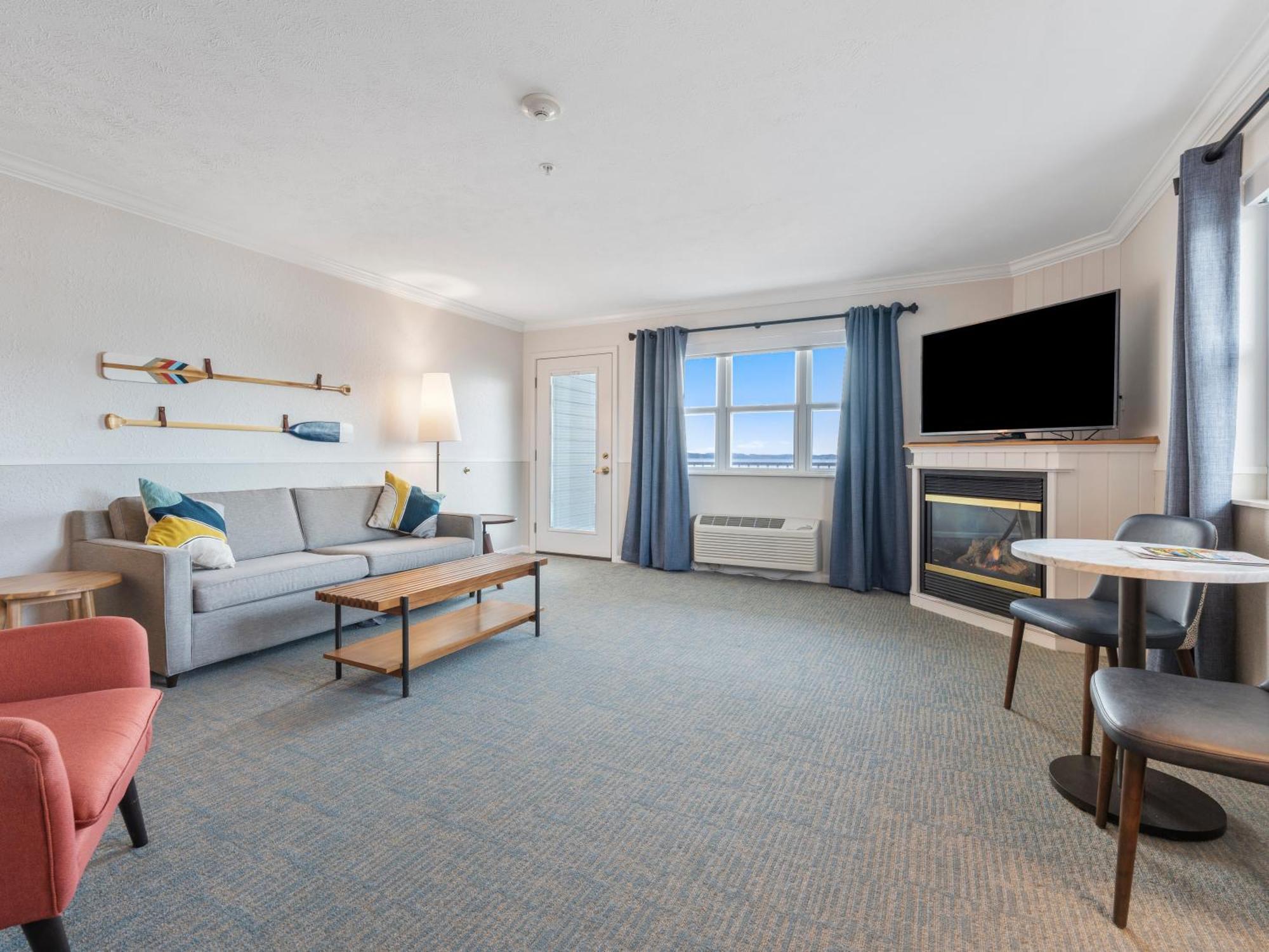 Cherry Tree Inn & Suites Traverse City Buitenkant foto