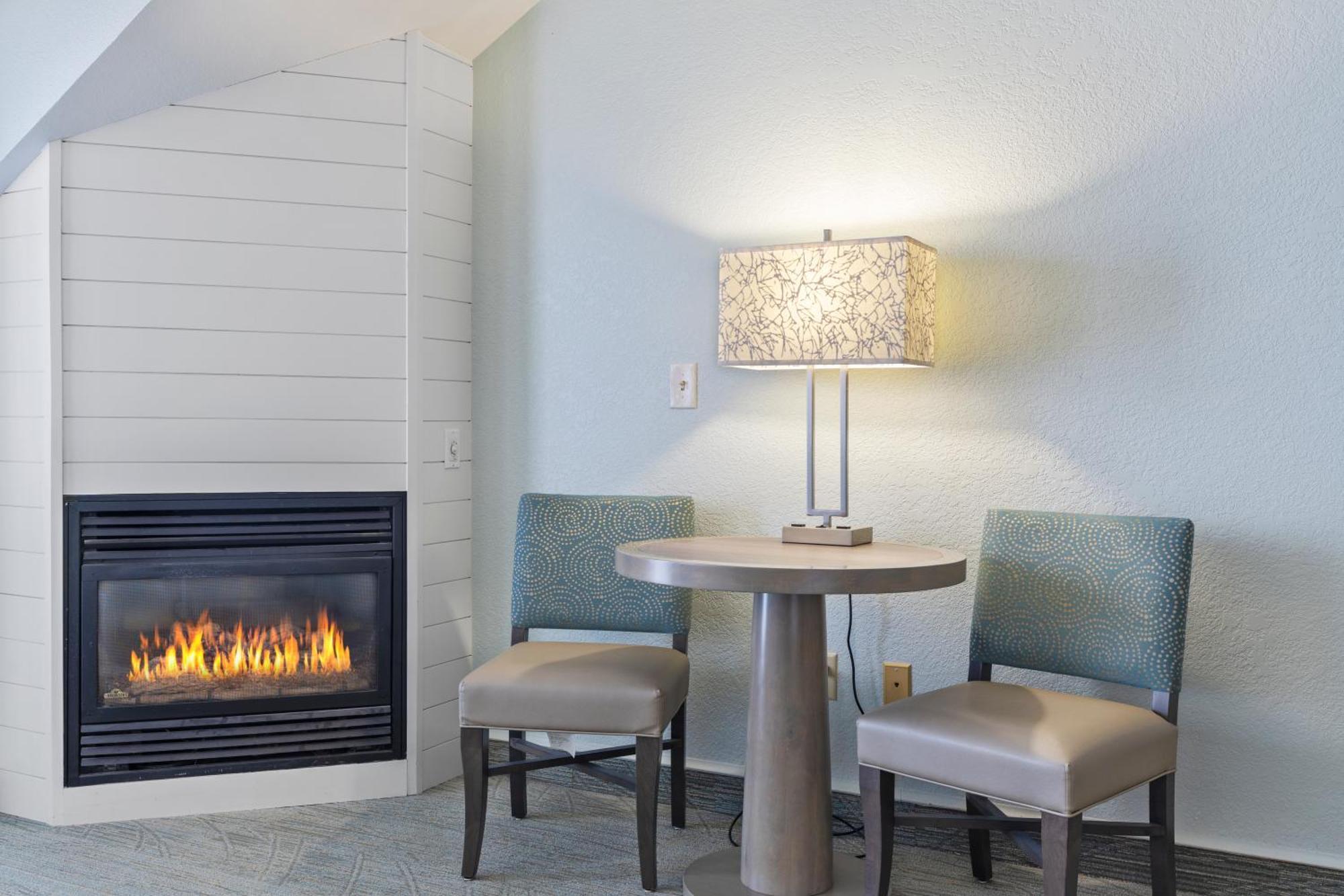 Cherry Tree Inn & Suites Traverse City Buitenkant foto