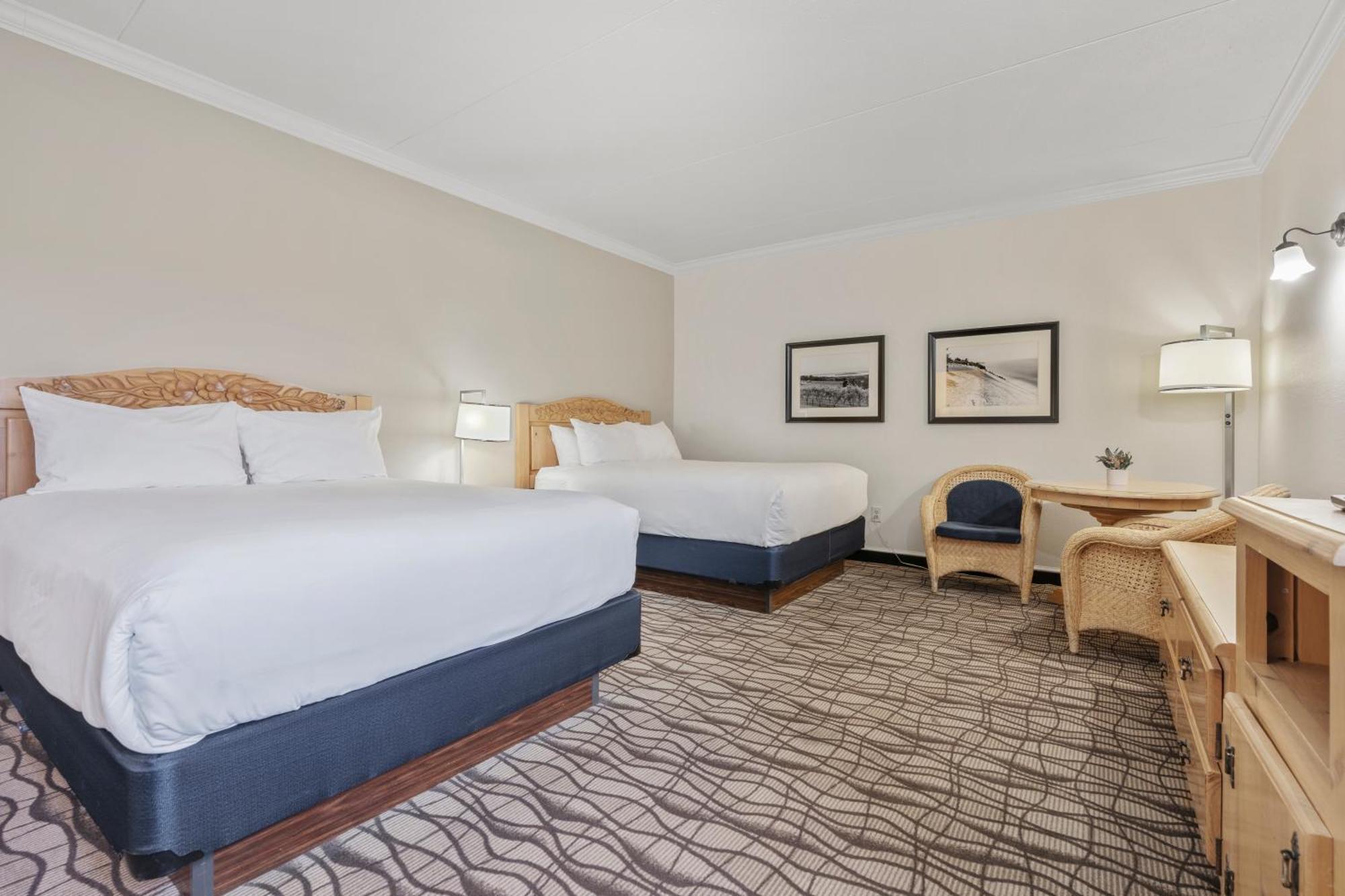 Cherry Tree Inn & Suites Traverse City Buitenkant foto